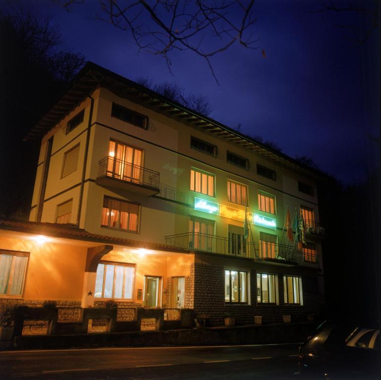 Hotel Poggio D'Oro Riva di Solto Exterior foto