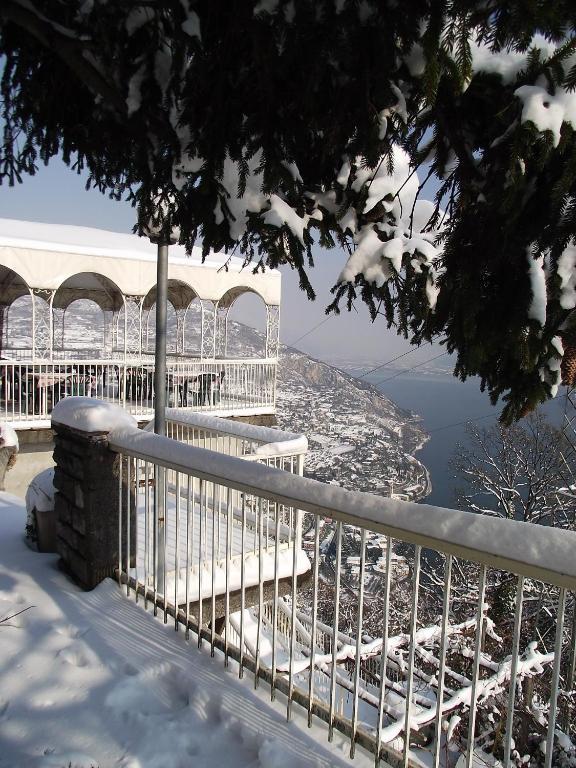 Hotel Poggio D'Oro Riva di Solto Exterior foto